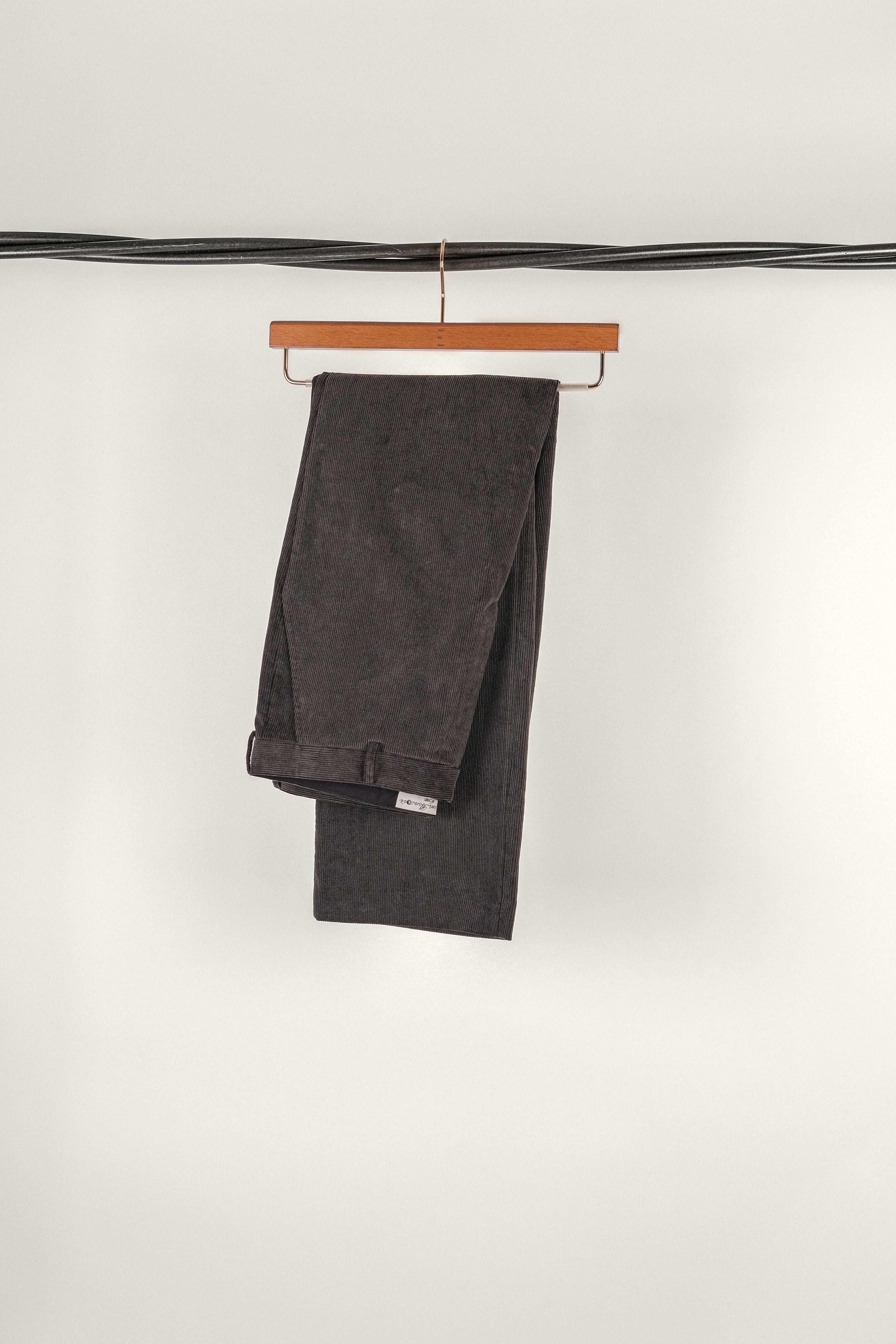 PANTALON LIPP • VELOURS CÔTELÉS GRIS | Pantalon pour homme Erevan