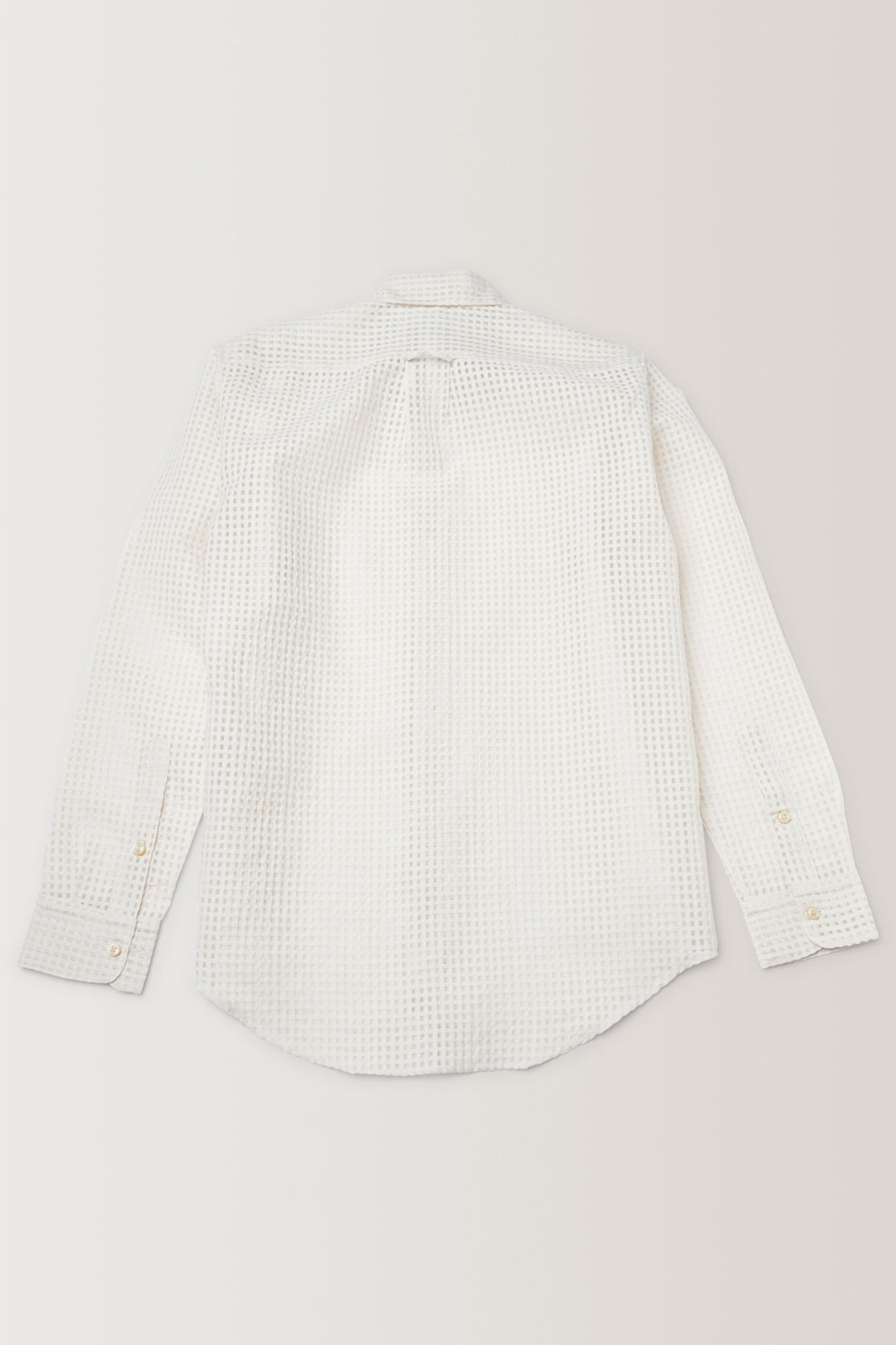 Col Hirondelle | Gorge américaine | Coupe droite | Pli plat au dos | Boutons corne signature | 81% COTON 19% POLYETHYLENE | Fabriquée en France