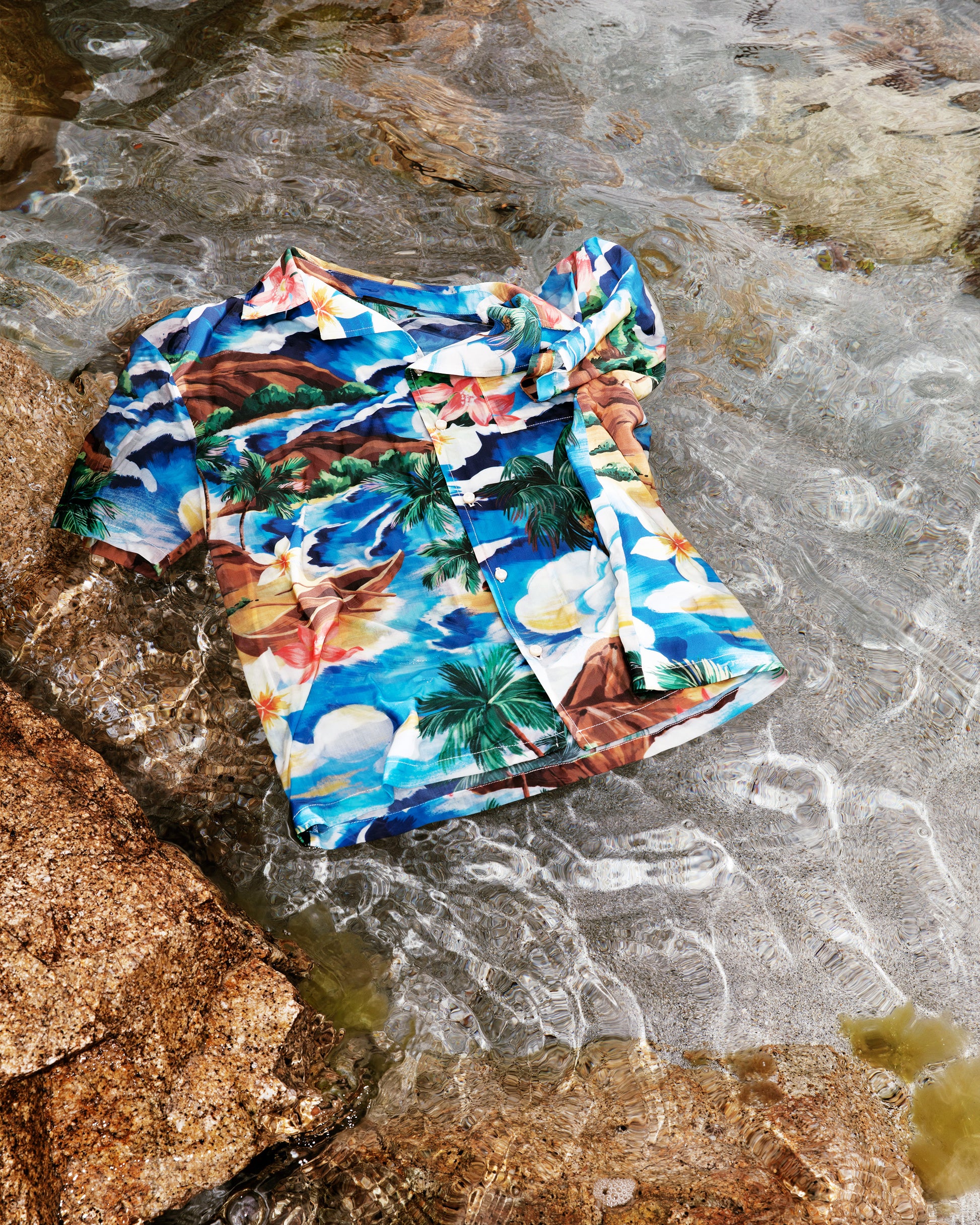 Chemise de luxe pour homme Erevan, hawaienne à manche courte à col camp en satin fabriquée en france