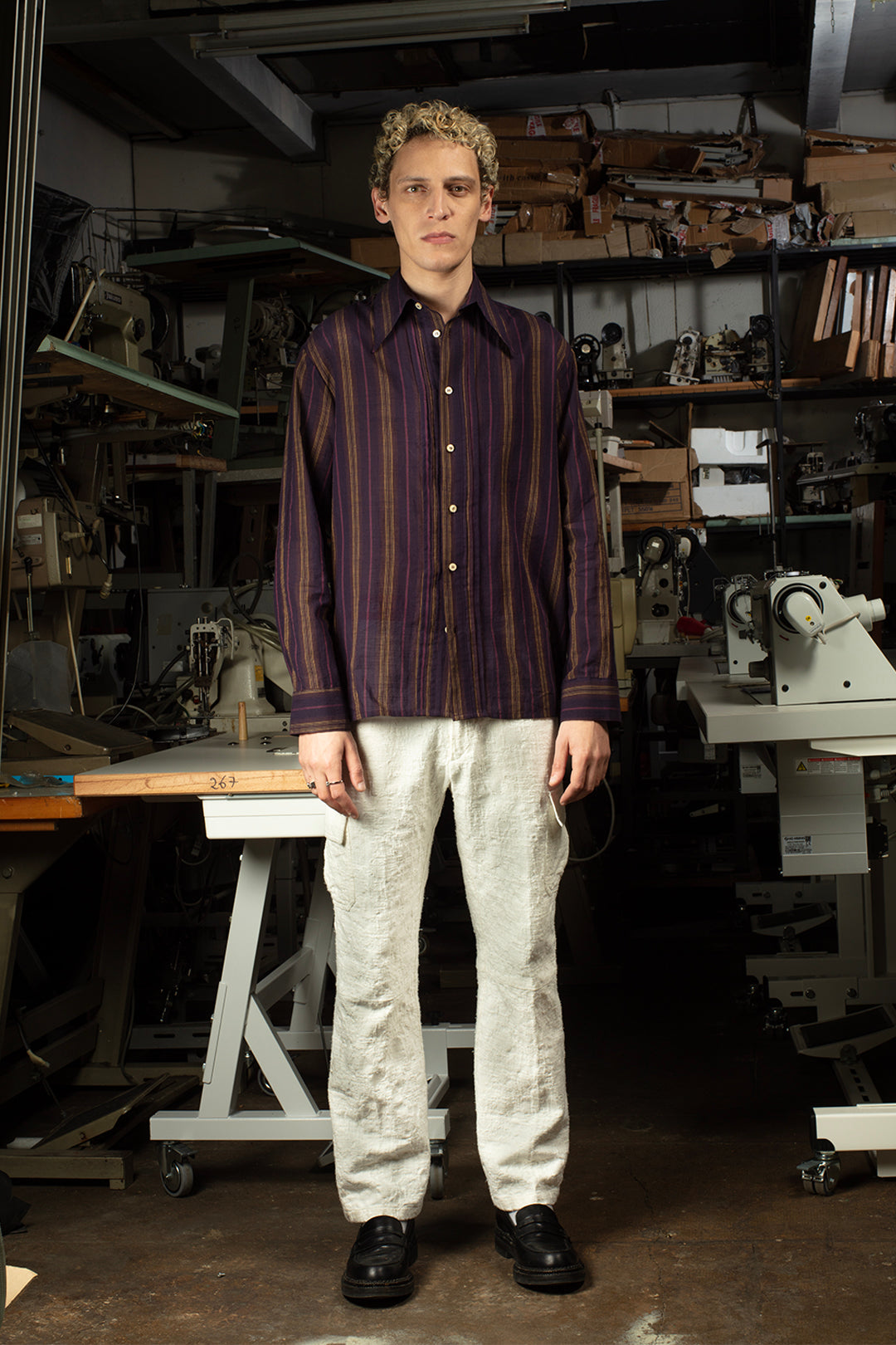 Chemise de luxe pour homme Erevan, à grand col en toile de coton violette à rayure fabriquée en france
