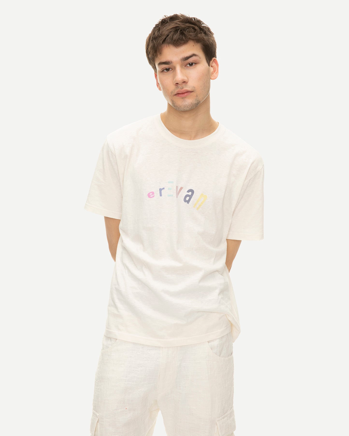 Tee shirt de luxe pour homme Erevan, en maille de coton, col rond, flocage logo colorées, fabriquée au portugal