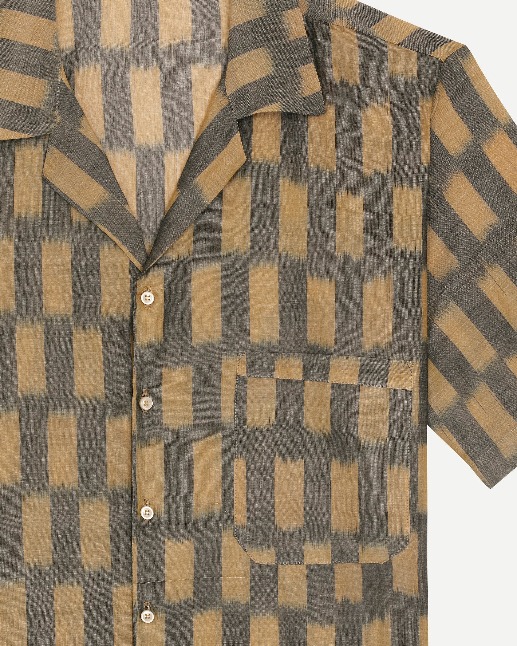 Chemise de luxe pour homme Erevan, à manche courte à col camp, coton ikat à damier, fabriquée en france