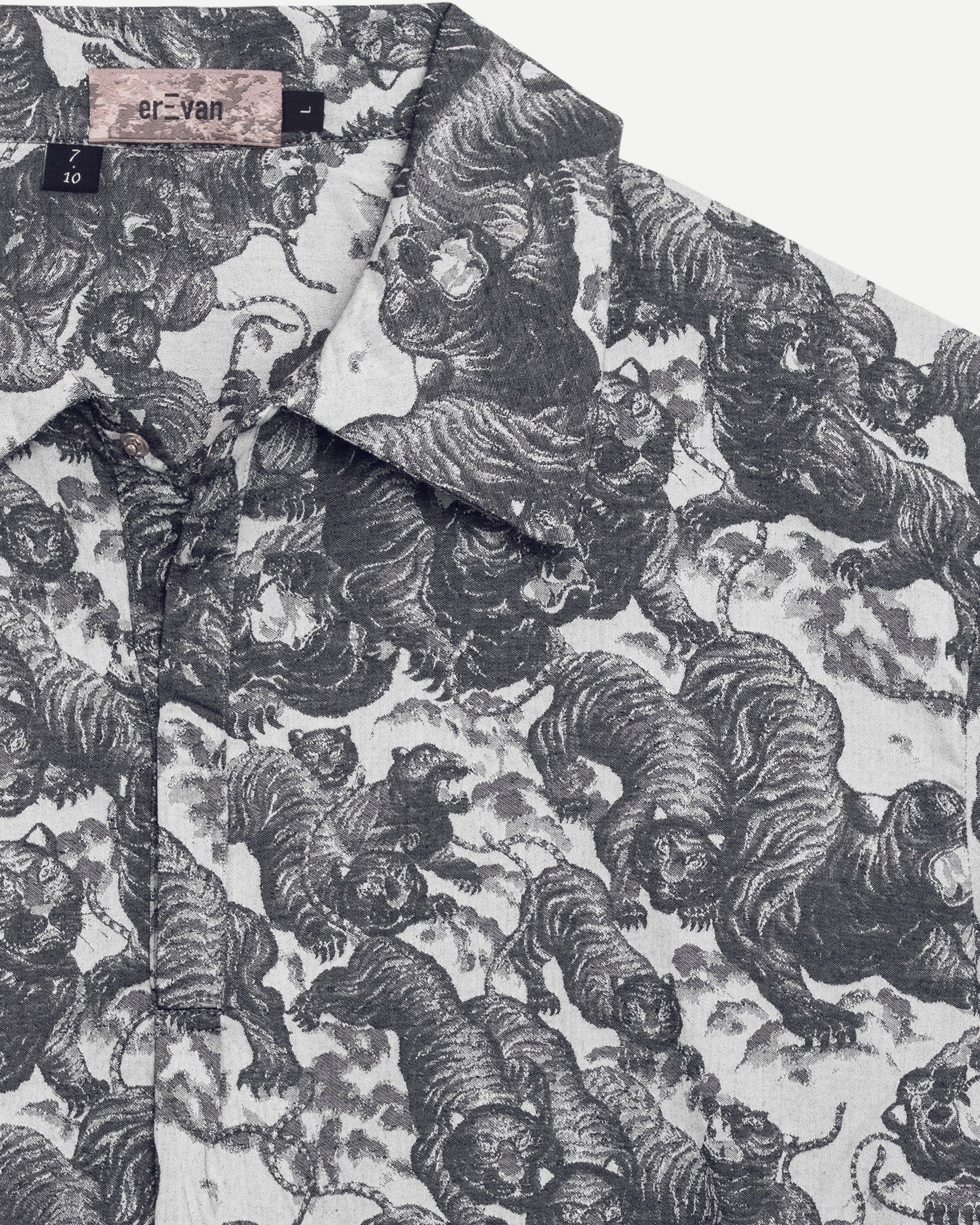 Chemise de luxe pour homme Erevan, à manche courte à grand col en toile de coton jacquard à motif de tigre fabriquée en france